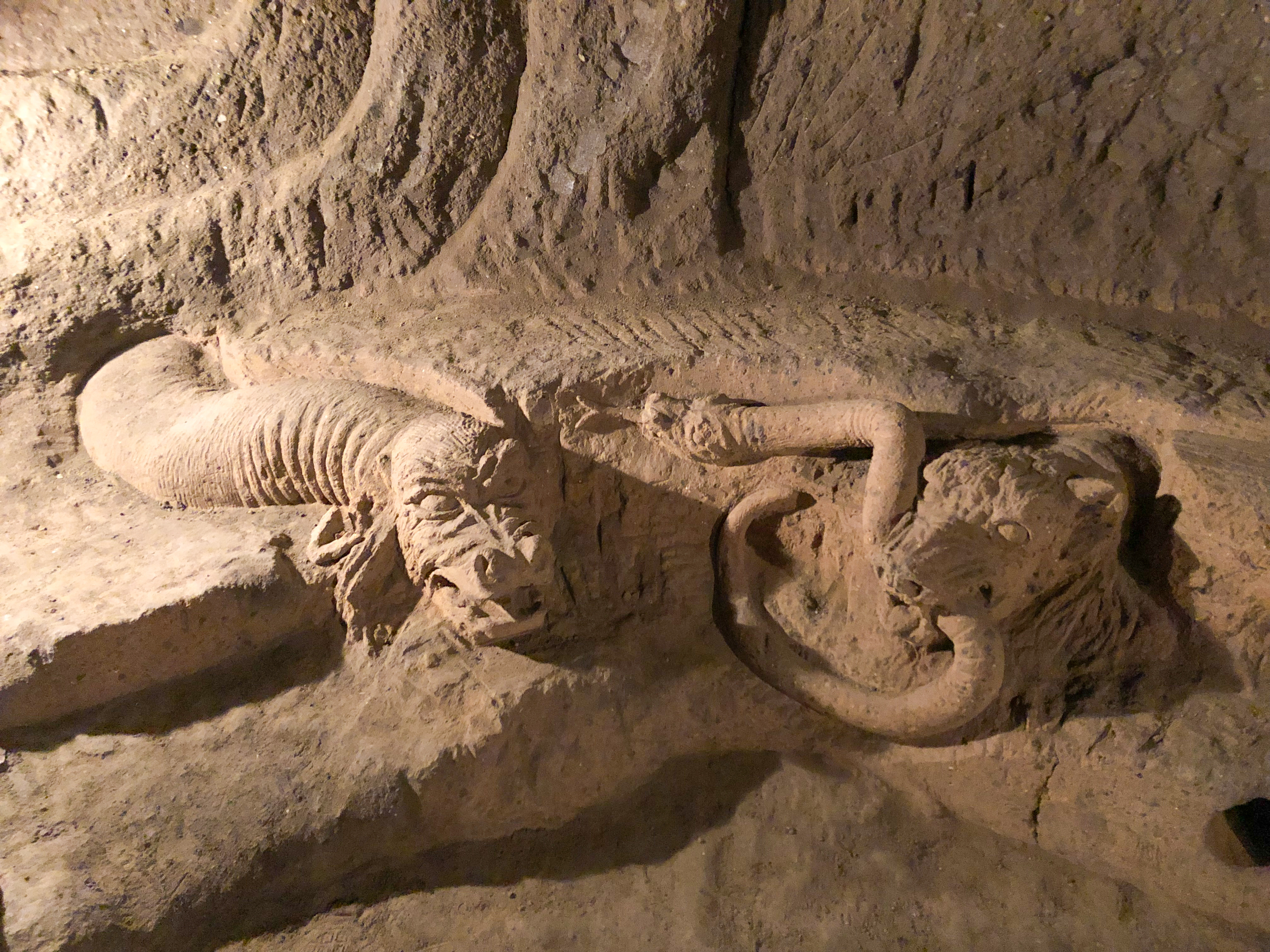 Casale Management - Food - Travel - Italia - Italy - Umbria - Orvieto - Il Labirinto di Adriano - Pranzo - Cena - Sculture labirinto