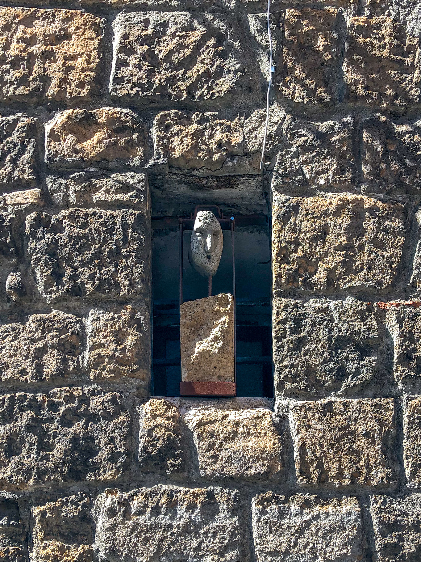 Italia - Italy - Casale Management - Travel - Orvieto - Scultura in tufo