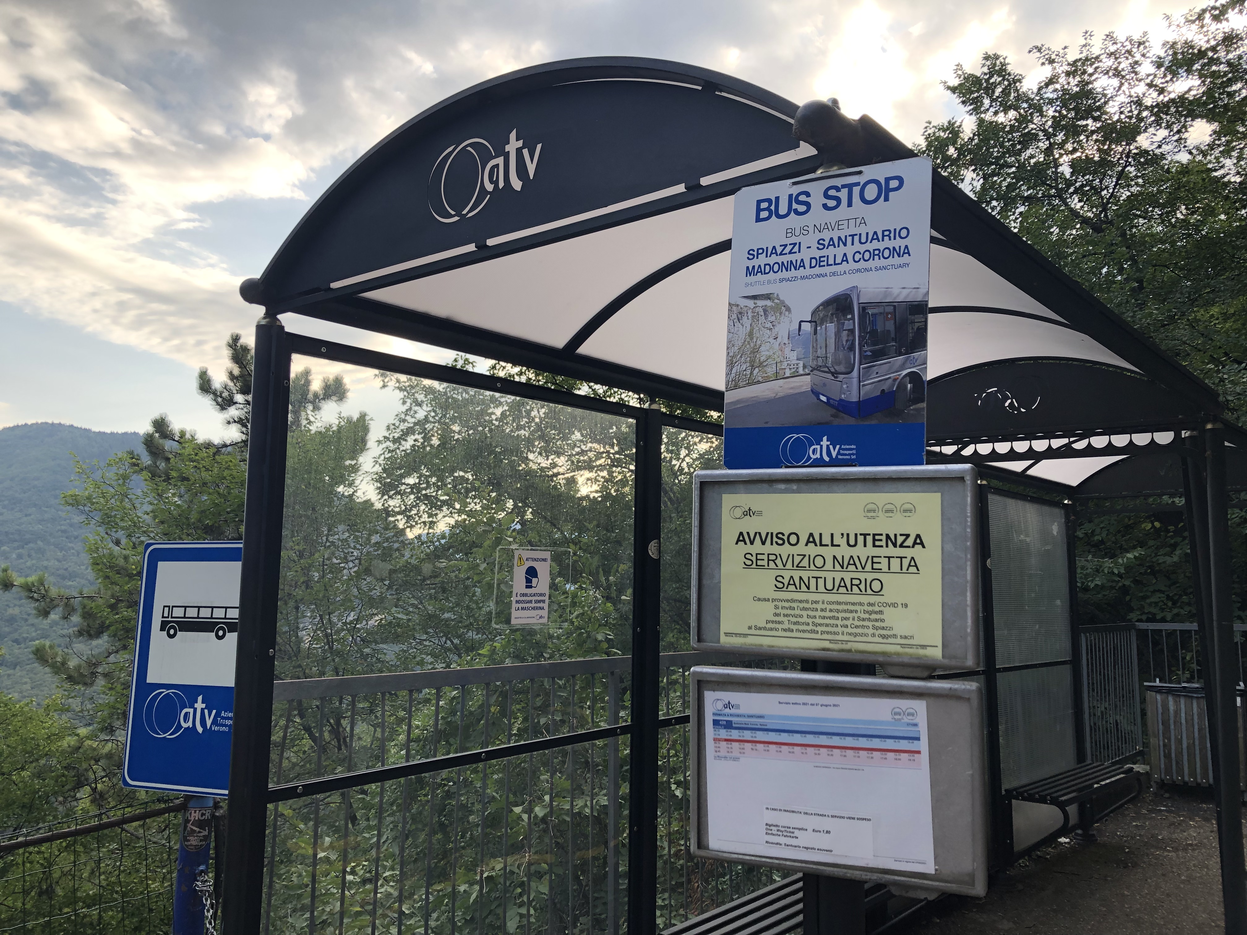 Italia - Italy - Casale Management - Travel - Veneto - Ferrara di Monte Baldo - Verona - Lago di Garda - Santuario Madonna della Corona - Fermata bus