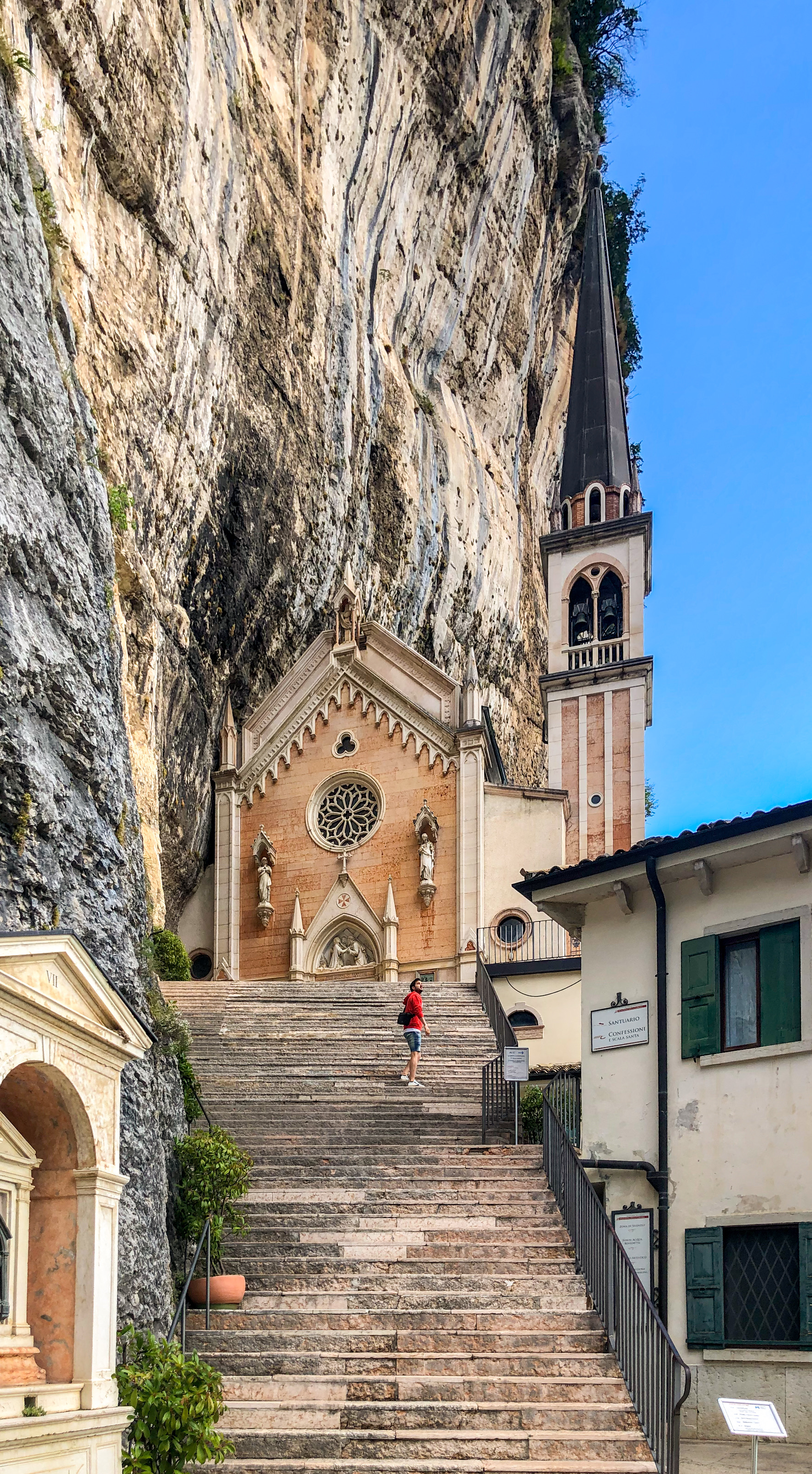 Italia - Italy - Casale Management - Travel - Veneto - Ferrara di Monte Baldo - Verona - Lago di Garda - Santuario Madonna della Corona - Scalinata Santuario