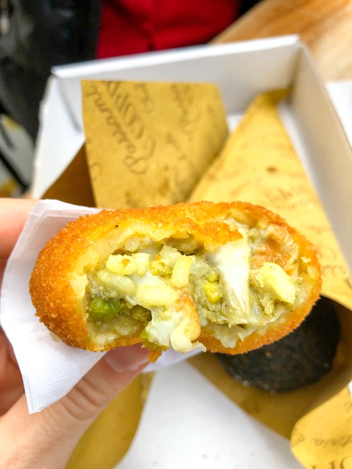 Passami ù coppu - Arancine pistacchio e scamorza - Palermo - Italia - Italy - Casale Management - Travel - Food