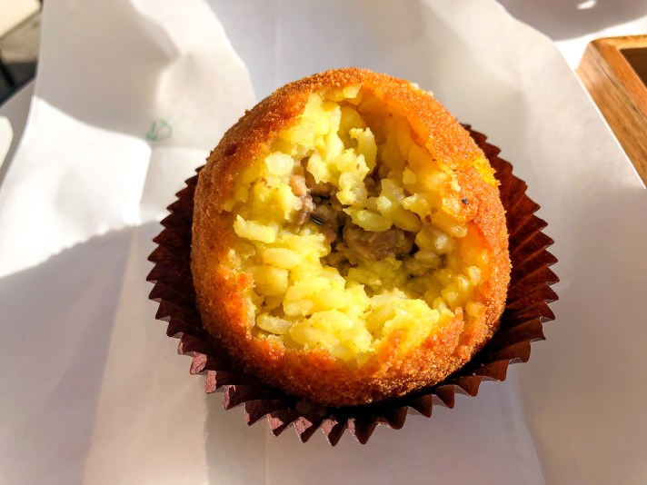 Sfrigola - Salsiccia - Arancina - Arancine - Arancino - Arancini - Palermo - Italia - Italy - Casale Management - Travel - Food