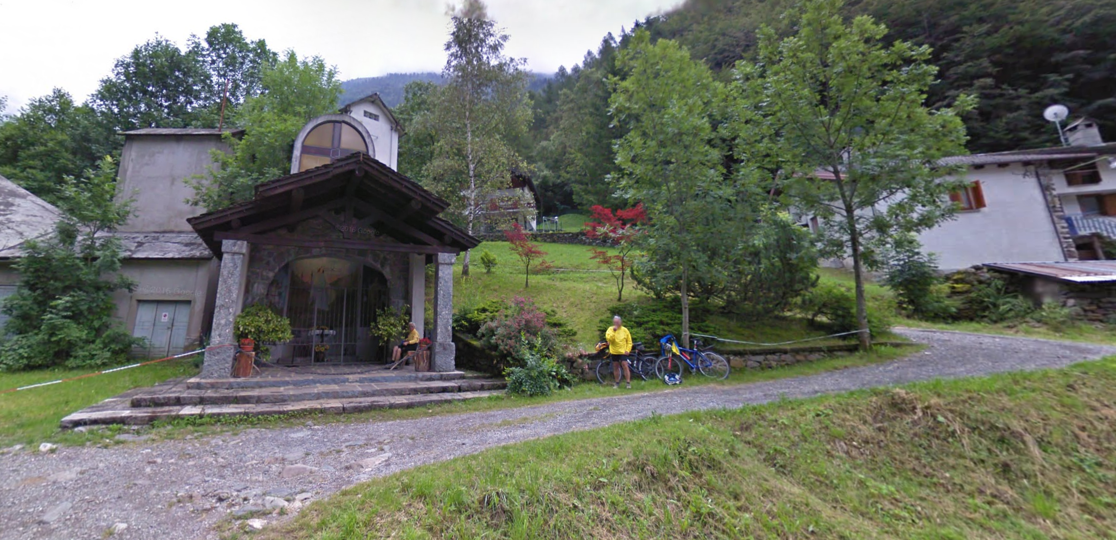 Casale Management - Travel - Italia - Lombardia - Valbondione - Rifugio Antonio Curò - Trekking - Percorso - Outdoor - Lago del Barbellino - Cascate del Serio - Spada nella roccia - Chiesa caduti della montagna