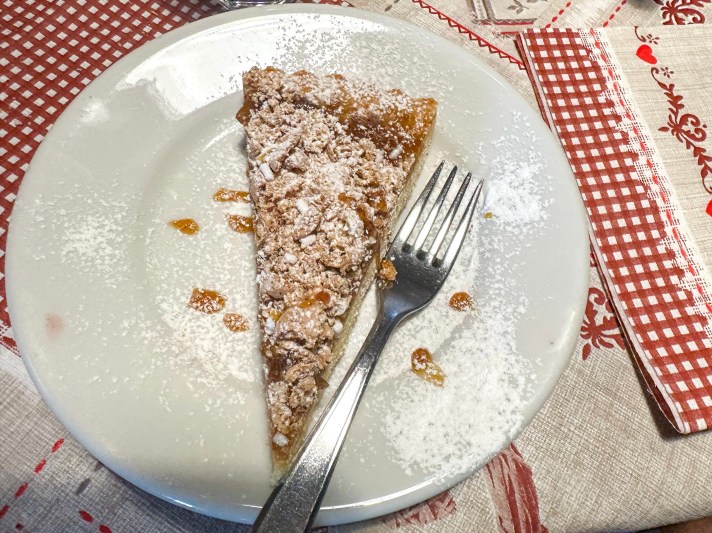 Rifugio Antonio Curò - Valbondione - Italia - Italy - Casale Management - Travel - Food - Trekking - Montagna - Lago del Barbellino - Crostata fichi e amaretti